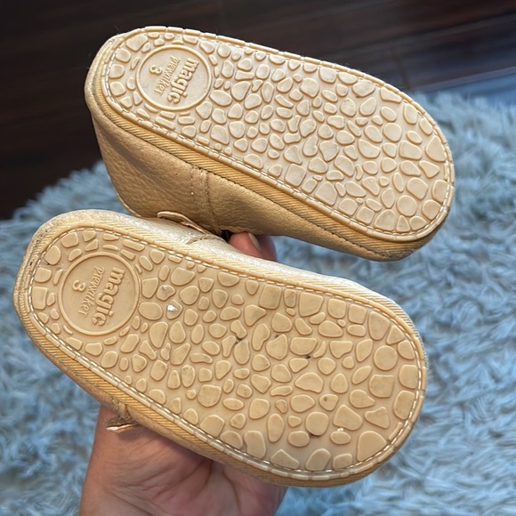 Walking shoes - Fall Color - Picture 2 of 2